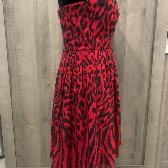 White House Black Market Red & Black Leopard Print Strapless Dress Womens Size 2 - Picture 4 of 9